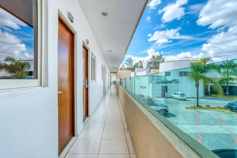 Hotelli Maioris Guadalajara