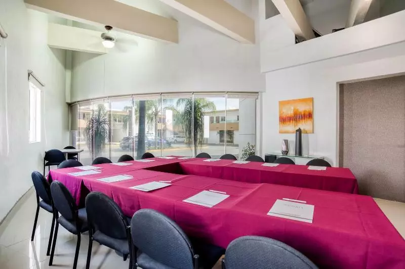 Hotelli Maioris Guadalajara