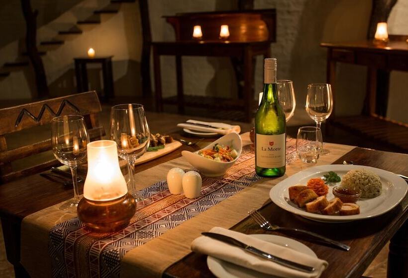 ホテル Mopane Bush Lodge