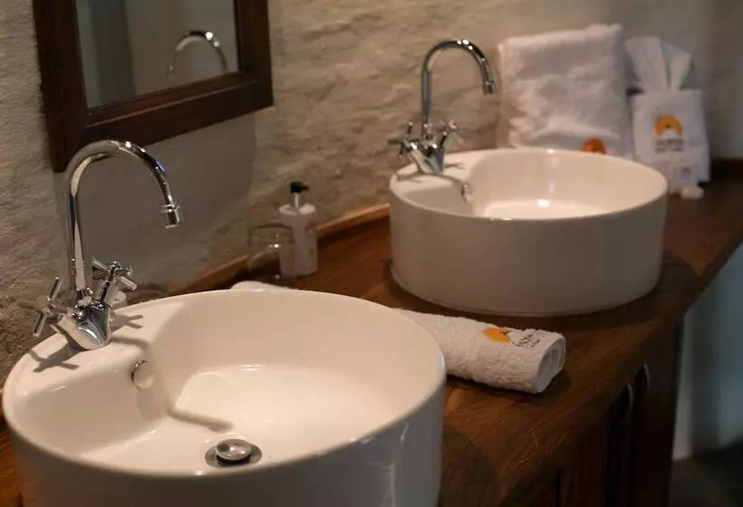 هتل Mopane Bush Lodge