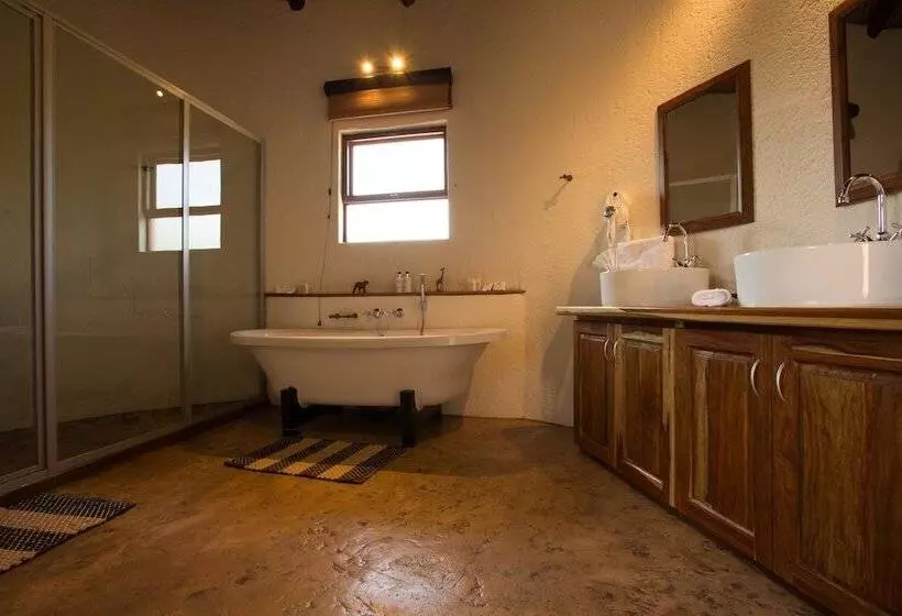 هتل Mopane Bush Lodge