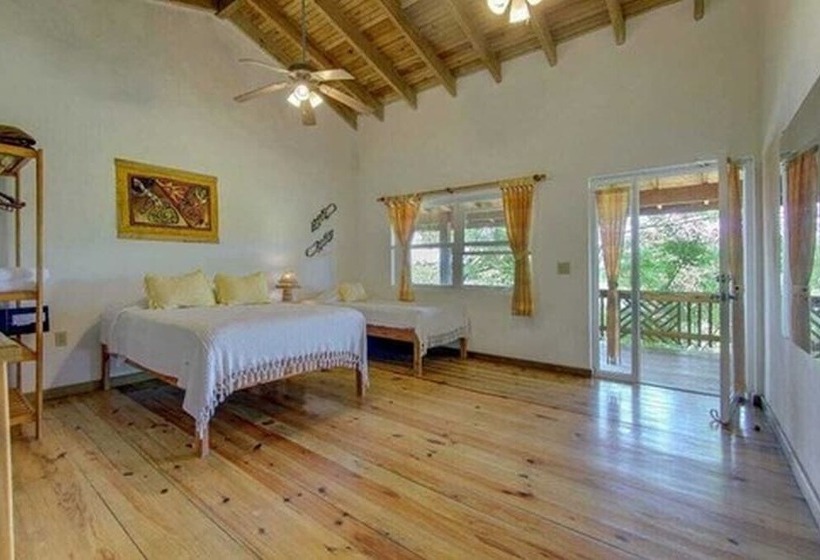 هتل Posada Las Orquideas