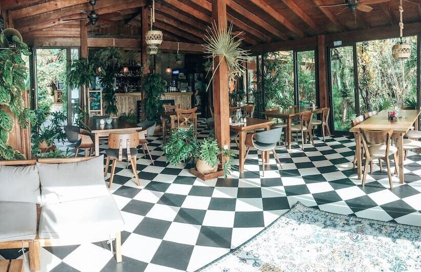 هتل Posada Las Orquideas