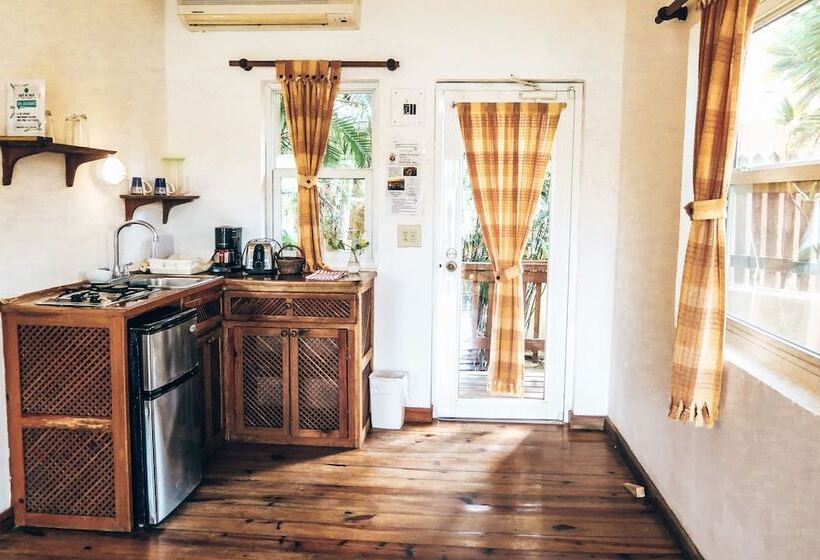 هتل Posada Las Orquideas