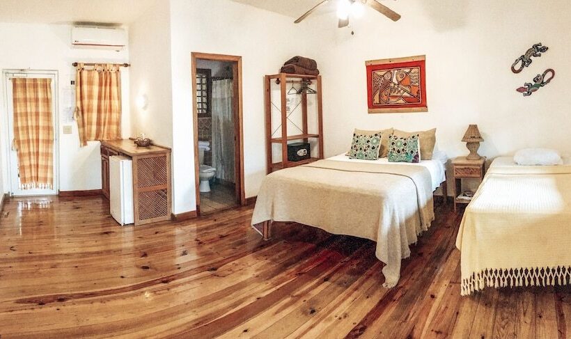 هتل Posada Las Orquideas