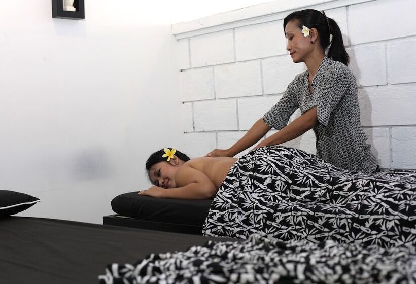 Отель Puri Mango