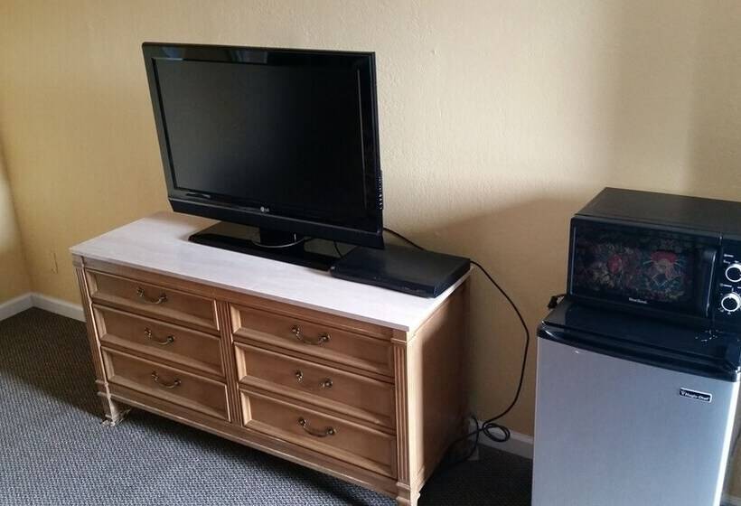 فندق على الطريق Economy Inn Antioch