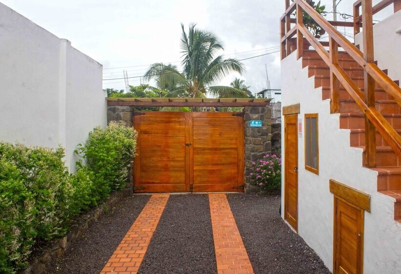 פנסיון Gala House Galápagos