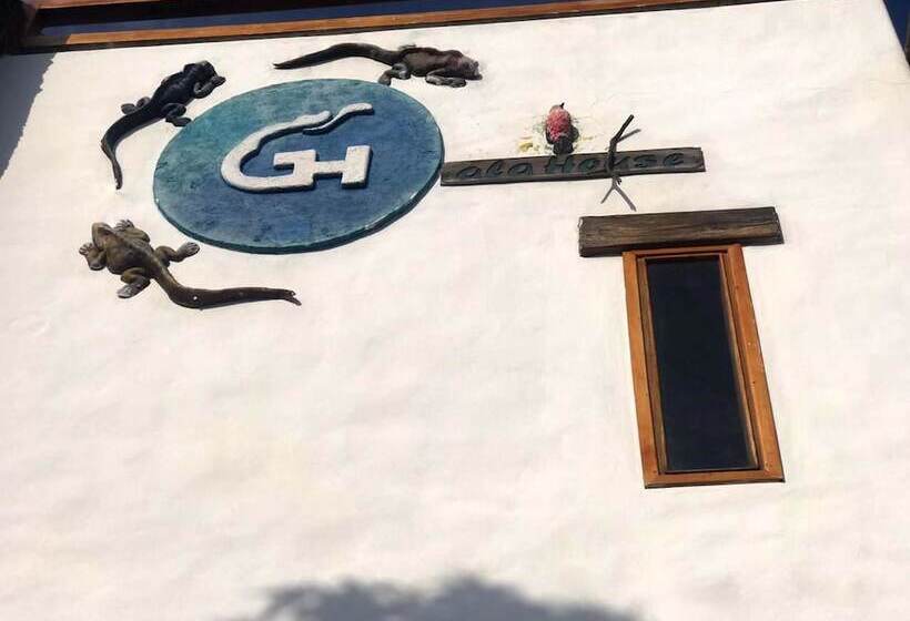 פנסיון Gala House Galápagos