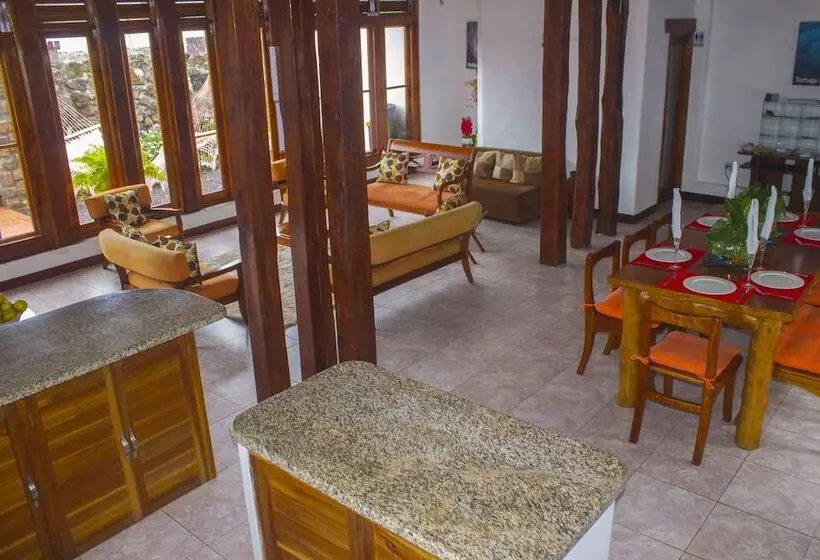 پانسیون Gala House Galápagos