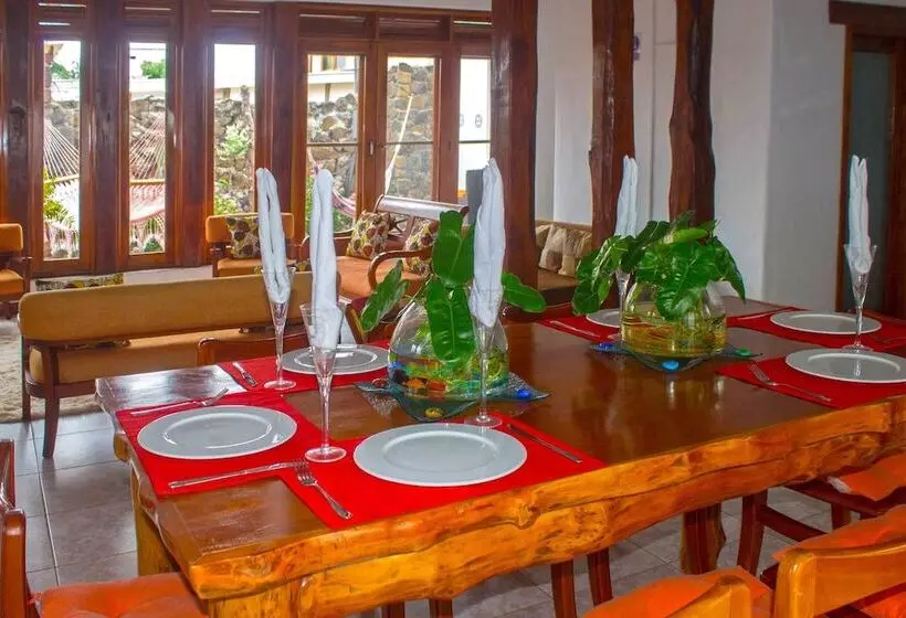 پانسیون Gala House Galápagos