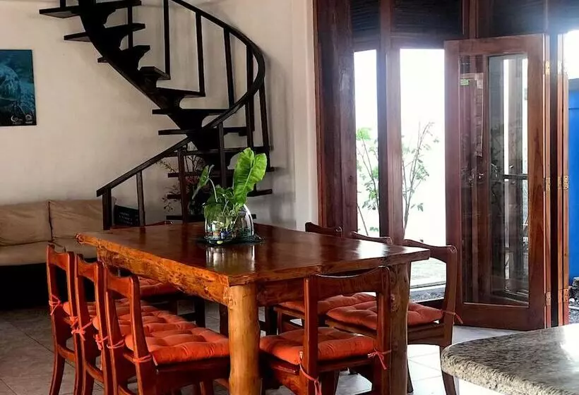 پانسیون Gala House Galápagos