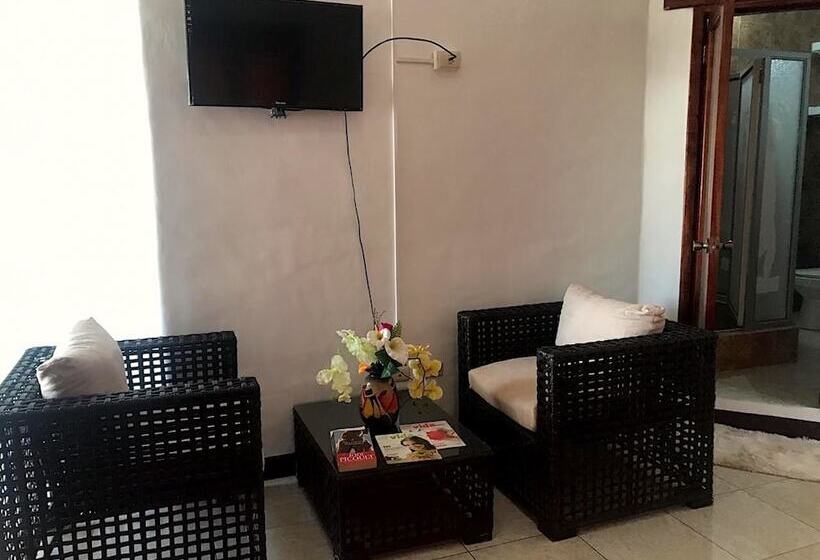 פנסיון Gala House Galápagos