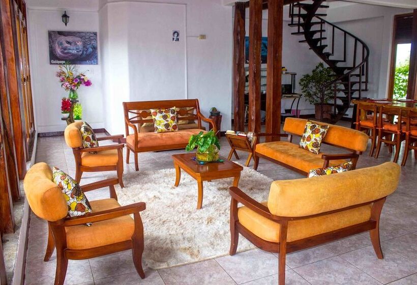 פנסיון Gala House Galápagos