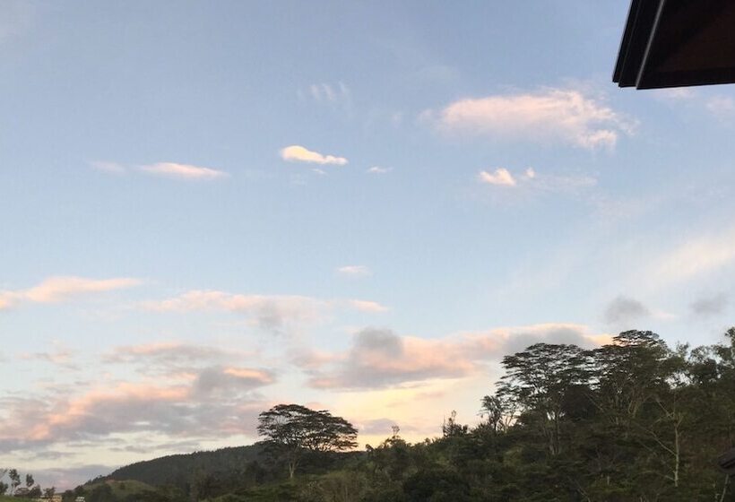 Pensión Hanthana House