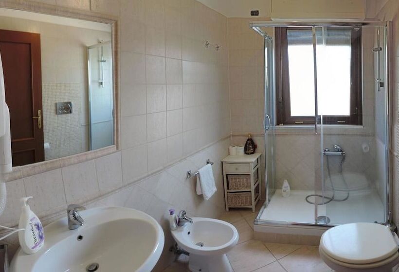 بنسيون La Fiera Guesthouse