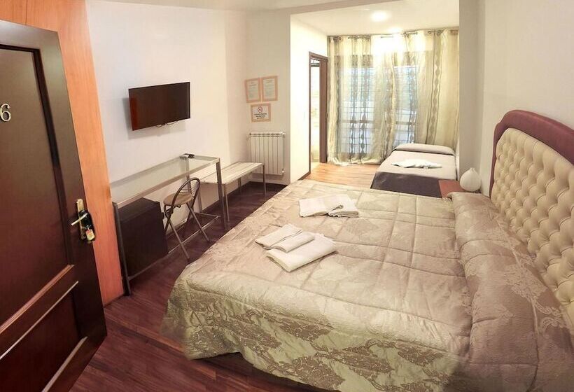 بنسيون La Fiera Guesthouse