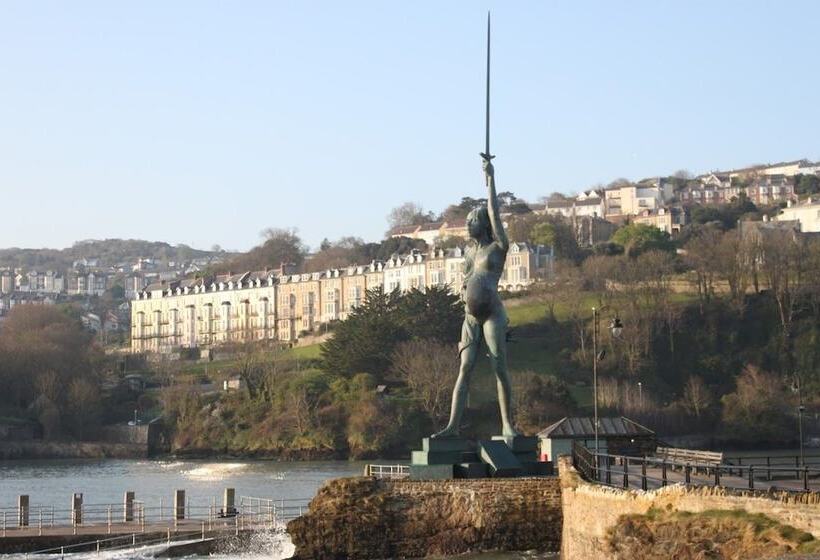 ペンション The Collingdale Guest House