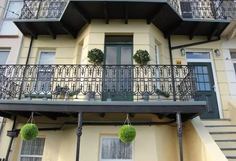 ペンション The Collingdale Guest House