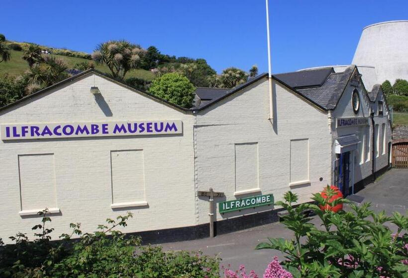 ペンション The Collingdale Guest House