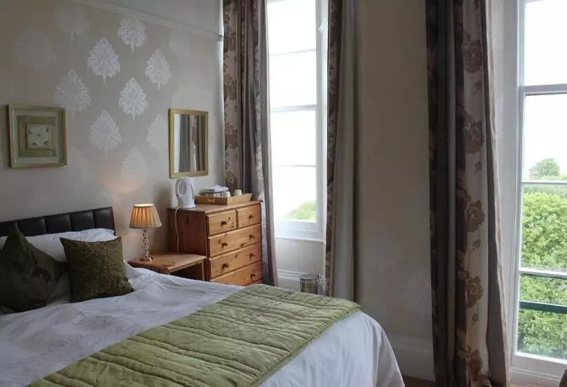 ペンション The Collingdale Guest House