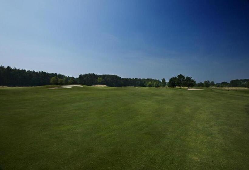 منتجع The Warwickshire Hotel And Country Club