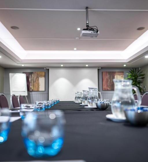 منتجع The Warwickshire Hotel And Country Club