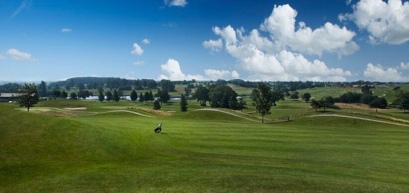 منتجع The Warwickshire Hotel And Country Club