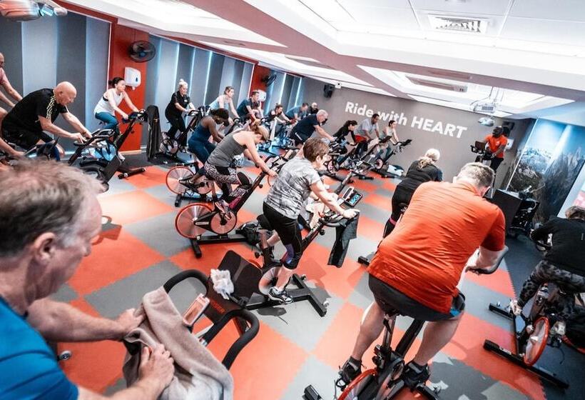 منتجع The Warwickshire Hotel And Country Club