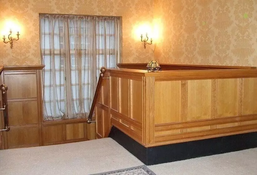 Roseview B & B