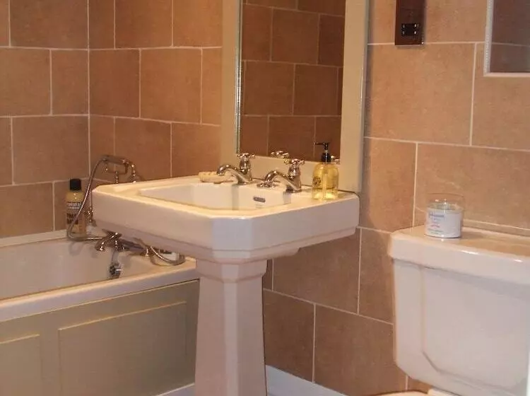 Roseview B & B
