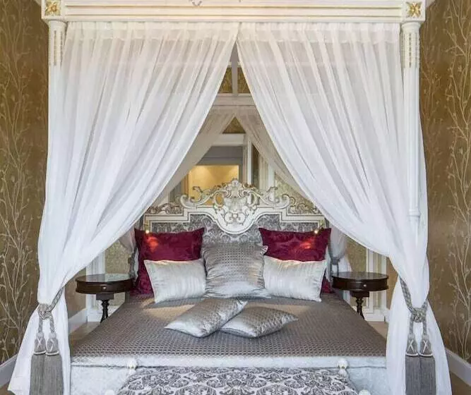 Schloß Schönbrunn Grand Suite