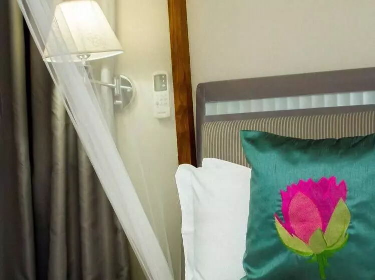 Serendib Suites And Conference Center