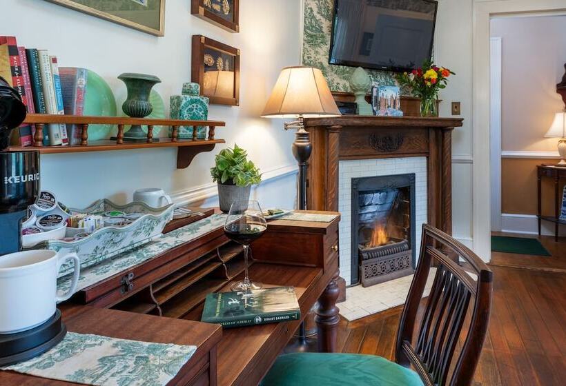 Abbington Green Bed & Breakfast Inn