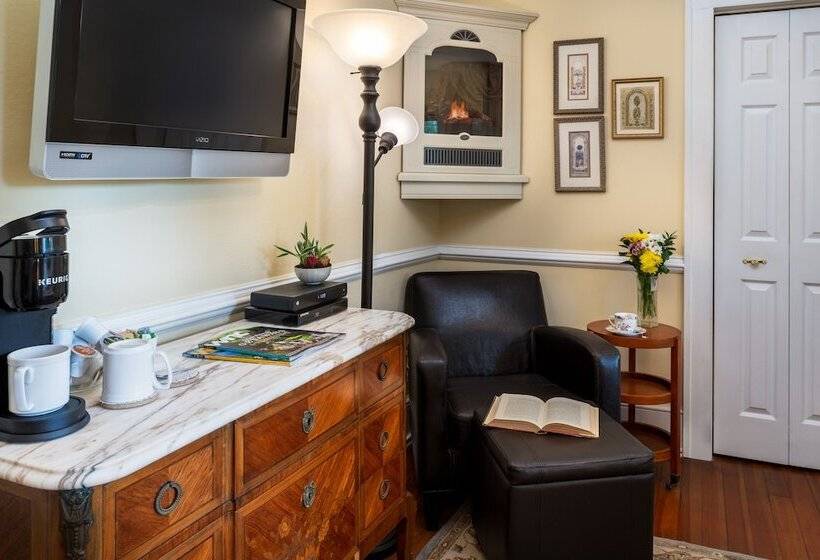 Abbington Green Bed & Breakfast Inn