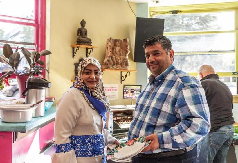 فندق صغير Ocean Island Inn | Backpackers | Suites