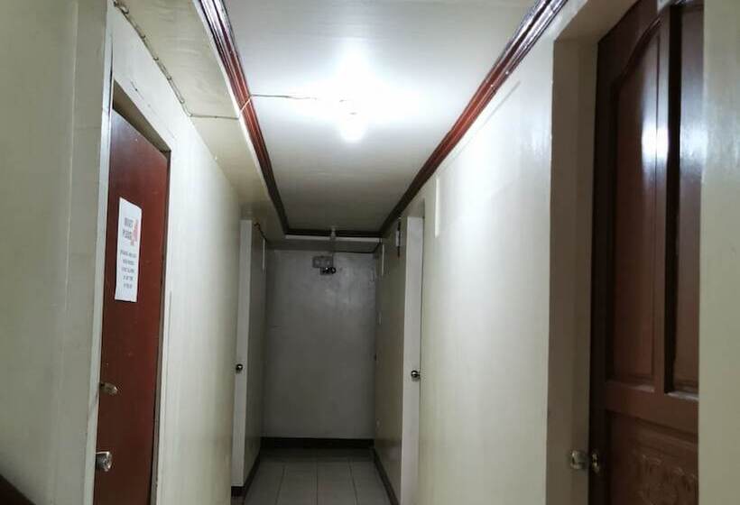 Общежитие Wendy's Apartelle