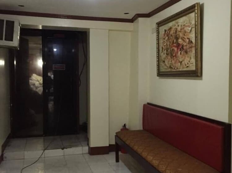 Общежитие Wendy's Apartelle