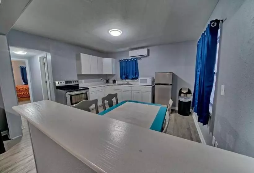 Aqua View Motel
