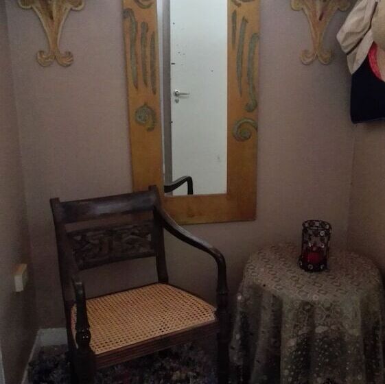 تختخواب و صبحانه Neita S Nest