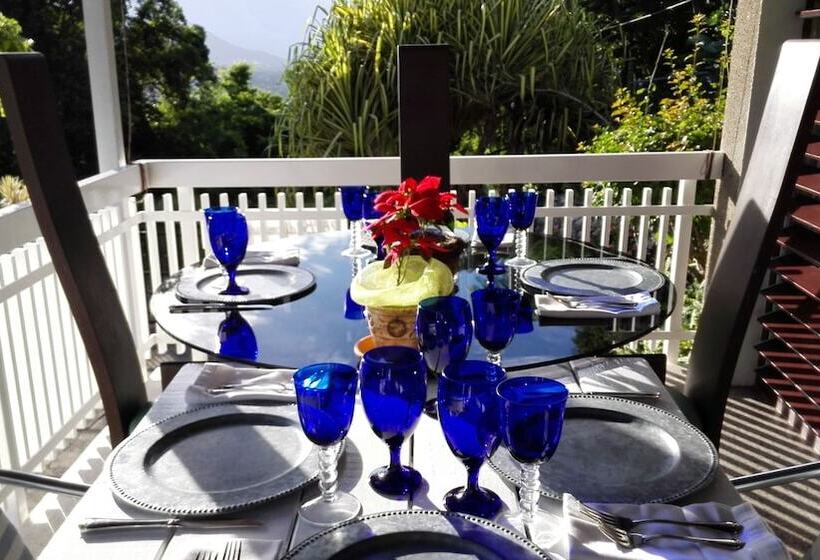 تختخواب و صبحانه Neita S Nest