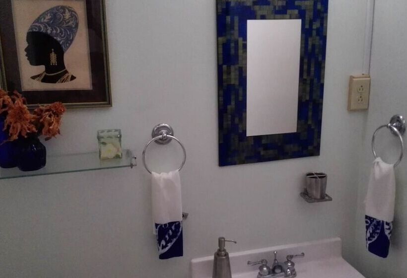 تختخواب و صبحانه Neita S Nest