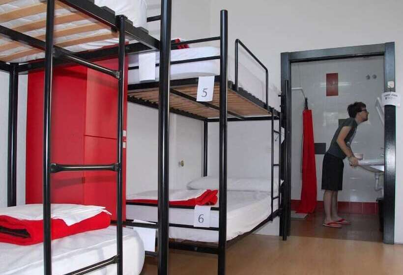 Bilbao Akelarre Hostel