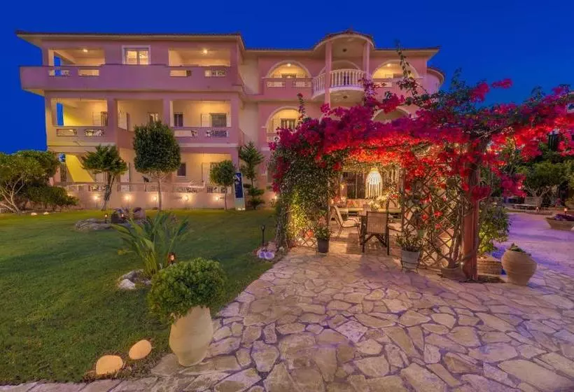 Filoxenia Luxury Studios & Apartments