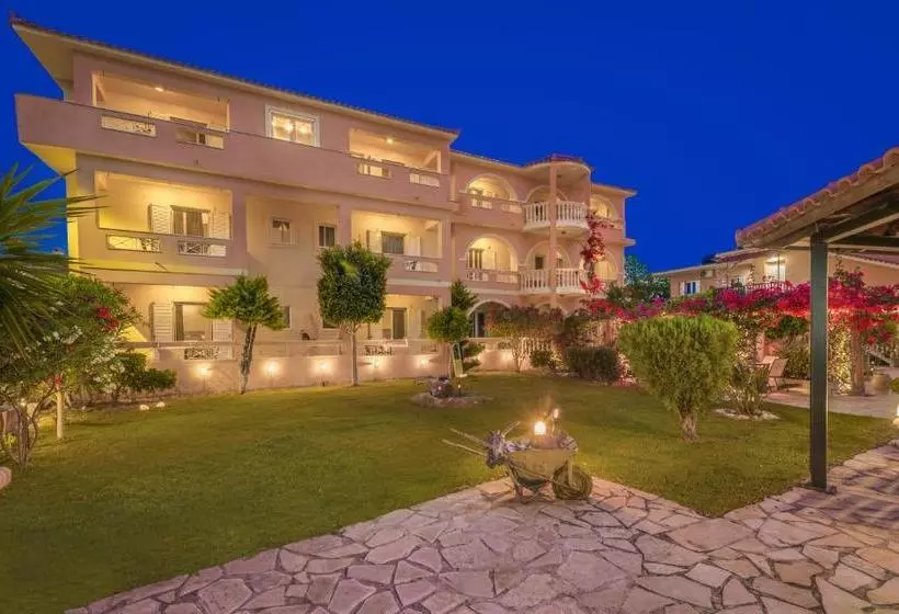 Filoxenia Luxury Studios & Apartments