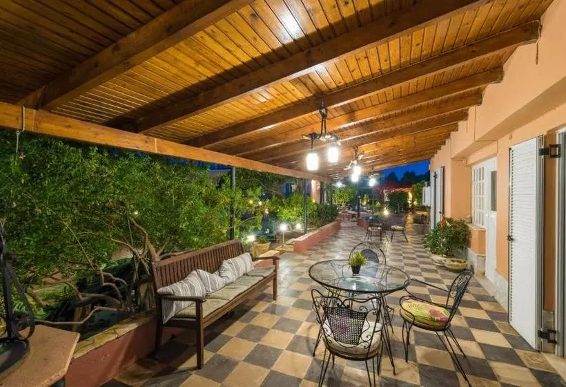 Filoxenia Luxury Studios & Apartments