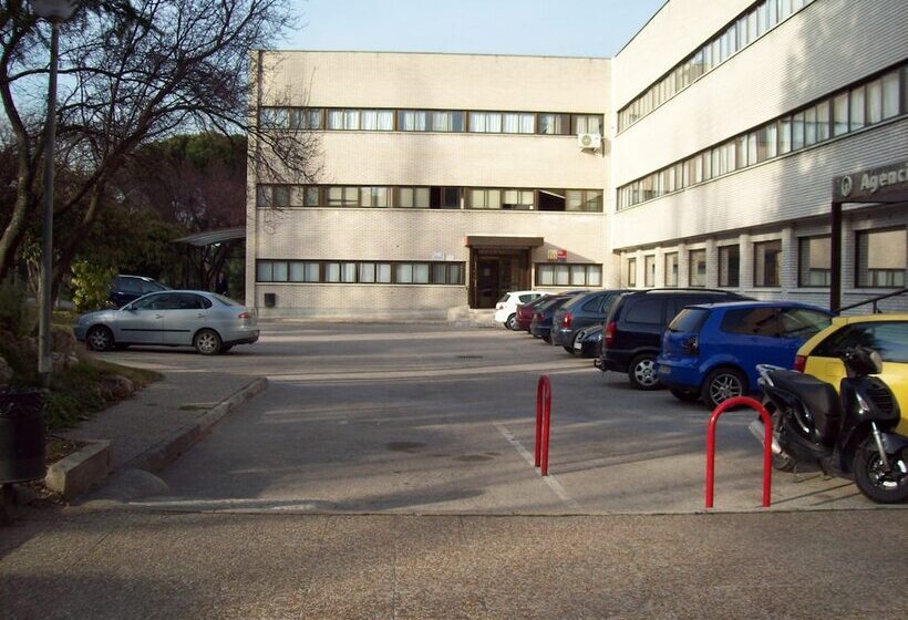 Отель Escuela Madrid