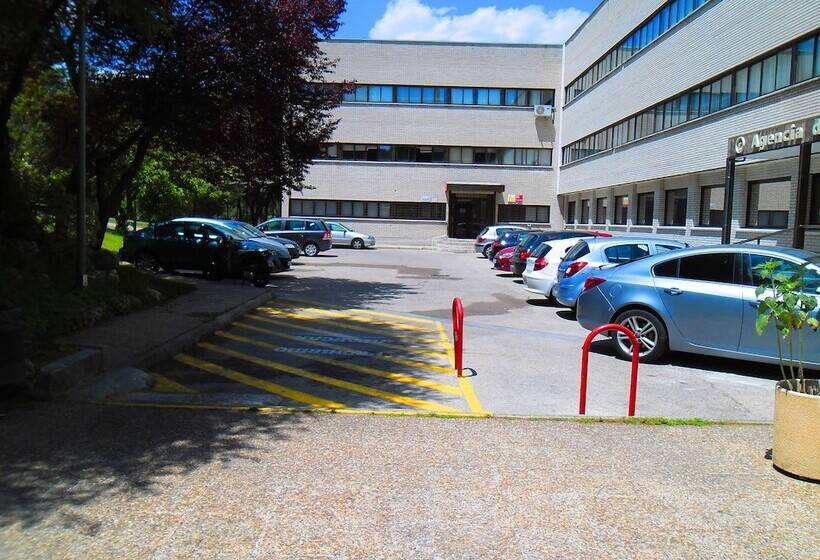 Отель Escuela Madrid