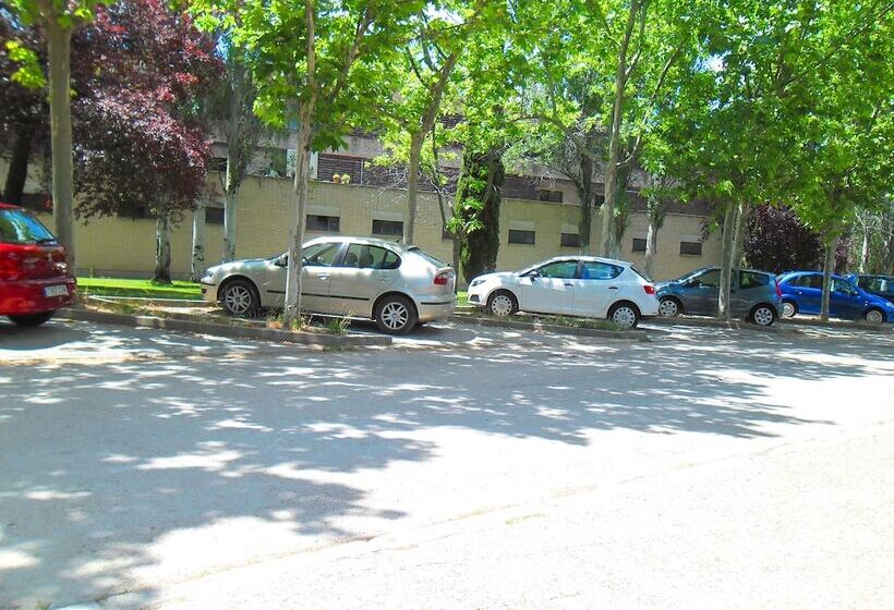 Отель Escuela Madrid