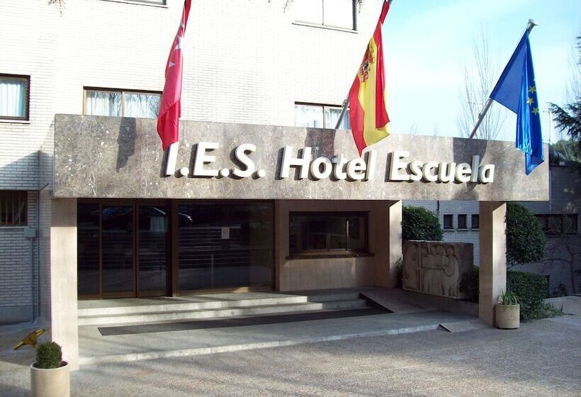 Отель Escuela Madrid